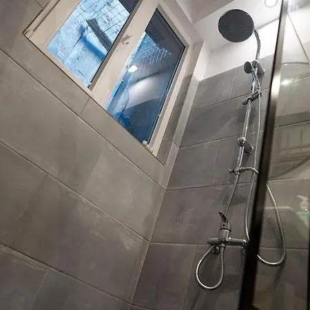 Old Town Forest * בוקרשט